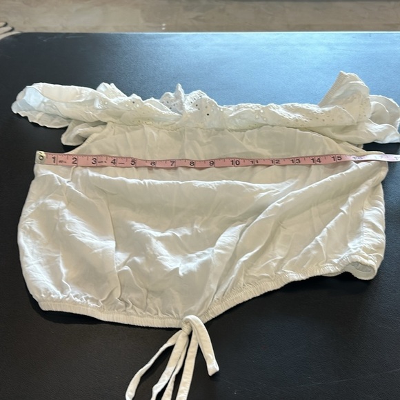 Women’s Mossimo White Off Shoulder Ruffle Back Scoop. Size L (176) - Picture 7 of 9